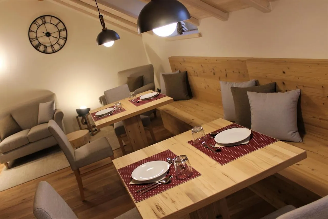 B&B Sotto L'Alben Oltre il Colle 0*,  Italy